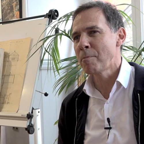 Place Architects Mark with whiteboard 